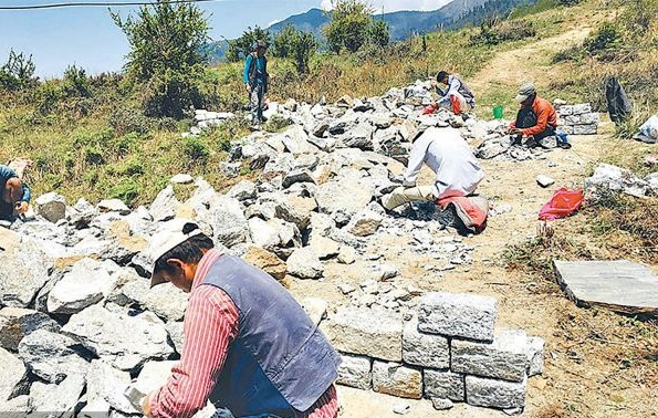 हेलम्बुमा पर्यटकीय पदमार्ग निर्माण शुरु, चीनको ‘ग्रेटवाल’को झल्को