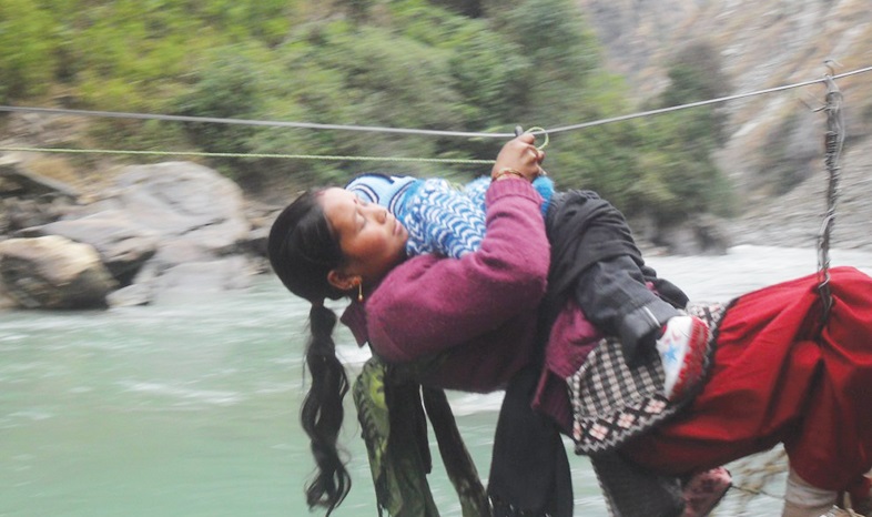 तुइन विस्थापन घोषणामै सीमित, जनता कष्टकर यात्रा गर्न बाध्य