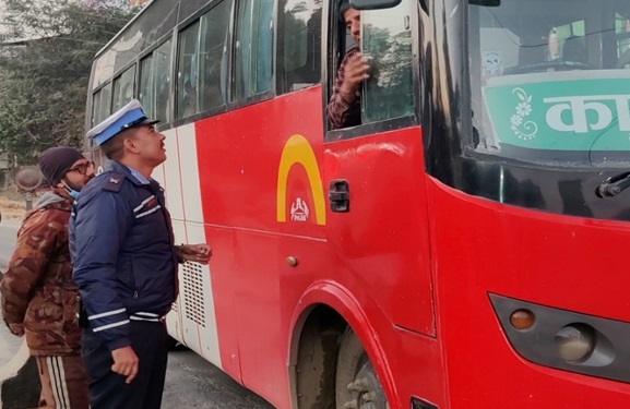 एकै दिन ७ जना चालक नियन्त्रणमा