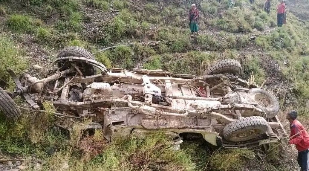 रुकुमपश्चिममा १४ जना सवार जीप दुर्घटना, तीनको मृत्यु