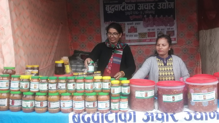 अचार बिक्रीबाट आत्मनिर्भर बन्दै बुद्धभूमिका महिला, वार्षिक १५ लाखसम्म आम्दानी