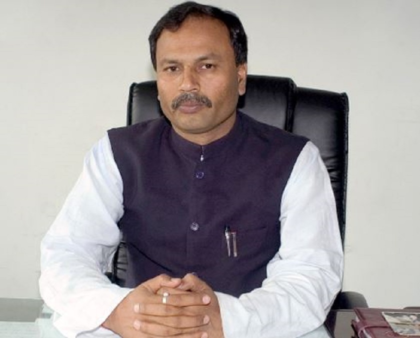 यी मन्त्री, जसको बधाई पाउँदा पाउँदै मन्त्री पद चट भयो