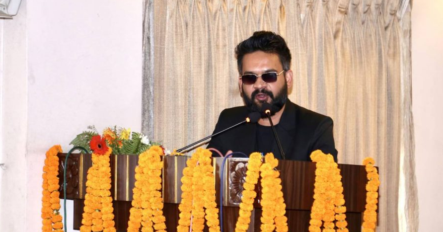 महानगरपालिका मेयर बालेन विद्यालयमा ट्राफिक क्लब गठन गर्न थाले