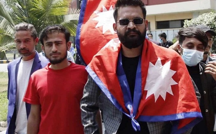बालेनले काठमाडौंमा जित्न लाग्दा महोत्तरीमा भन्न थाले, हम सारा गाउँवासी आहाके देखल भेटलाबाट देख रहल छि