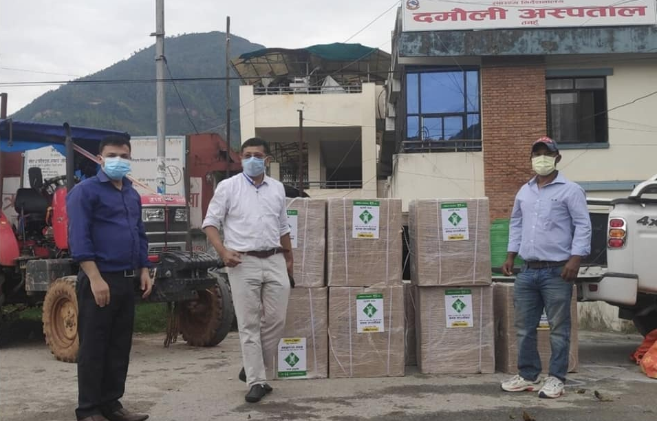 बतास फाउन्डेसनद्धारा दमौली अस्पताललाई १० थान अक्सिजन कन्सन्ट्रेटर सहयोग