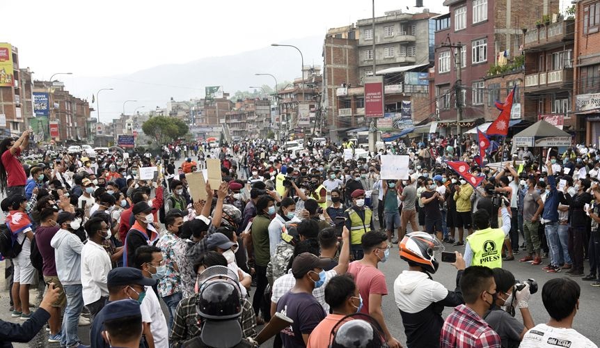 सरकारले खर्च गरेको १० अर्बको विवरण सार्वजनिक गर्नुपर्ने माग गर्दै प्रदर्शन
