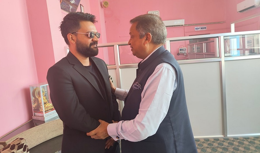 बालेनसंग भेट हुँदा विनोद चौधरी दङ्ग !