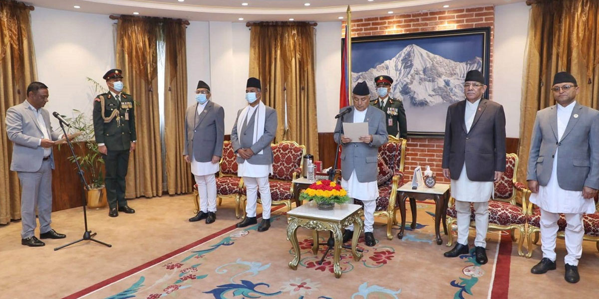 नवनियुक्त दुई मन्त्रीले लिए सपथ