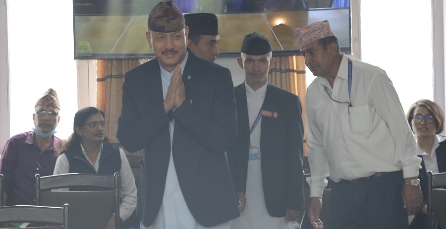विश्वभरप्रसाद श्रेष्ठः शाखा अधिकृतदेखि प्रधानन्यायाधीशसम्म