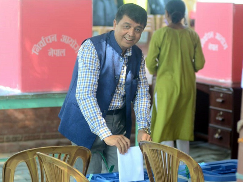 आइएमई ग्रुपका अध्यक्ष ढकालले गरे मतदान