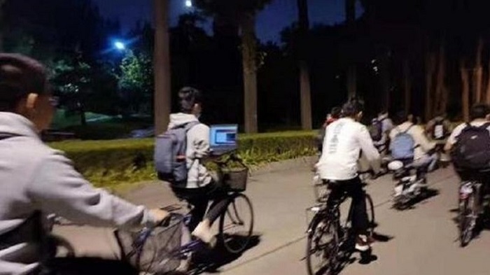 यो हो चम्किलो चीनका अँध्यारा युवाहरूको कथा
