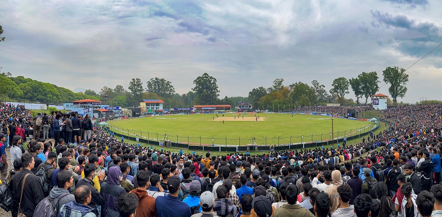 क्रिकेट क्रेज : बल समात्ने दर्शकलाई क्यानले २० हजार दिने