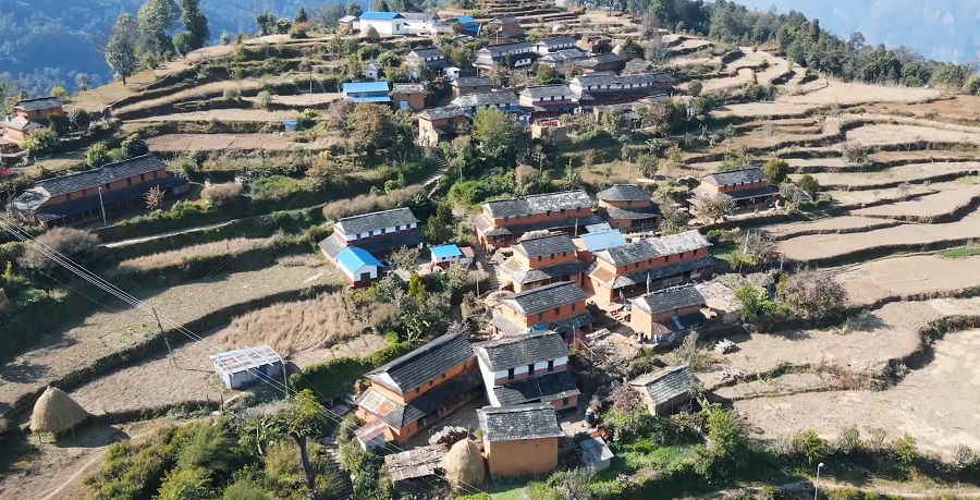 रित्ता घर रुँगेर बसेको आर्थर डाँडाखर्क गाउँ, बसाइँसराइ ठूलो चुनौती