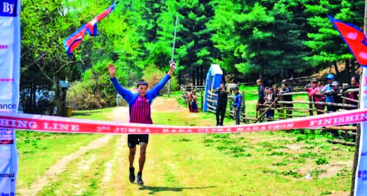 १९ वर्षीय ठिटोको अपत्यारिलो दौड