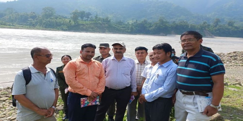 धरानबासीलाई पानी खुवाउन हर्क साम्पाङको दौडधूप, सप्तकोशीमा स्थलगत अनुगमन