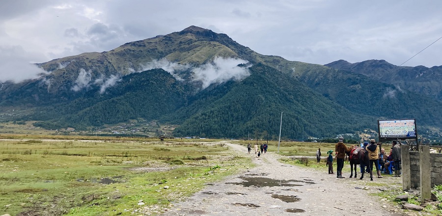 विदेशी सिकारी लोभ्याउने ‘ढोरपाटन’मा नेपाली पर्यटकको समेत बढ्यो घुइँचो