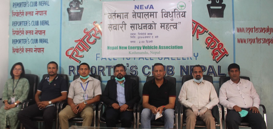विद्युतीय सवारीसाधनमा लगाईएको कर तत्काल हटाउन सरोकारवालाहरुको माग