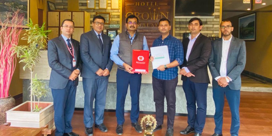एभरेष्ट बैंकका ग्राहक र कर्मचारीलाई होटल क्राउन हिमालयजमा विशेष छुट