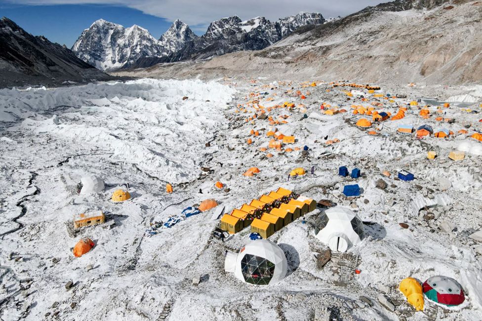 सगरमाथा आरोहीका क्रियाकलाप निगरानी गर्न आधार क्षेत्रमै सरकारी कार्यालय