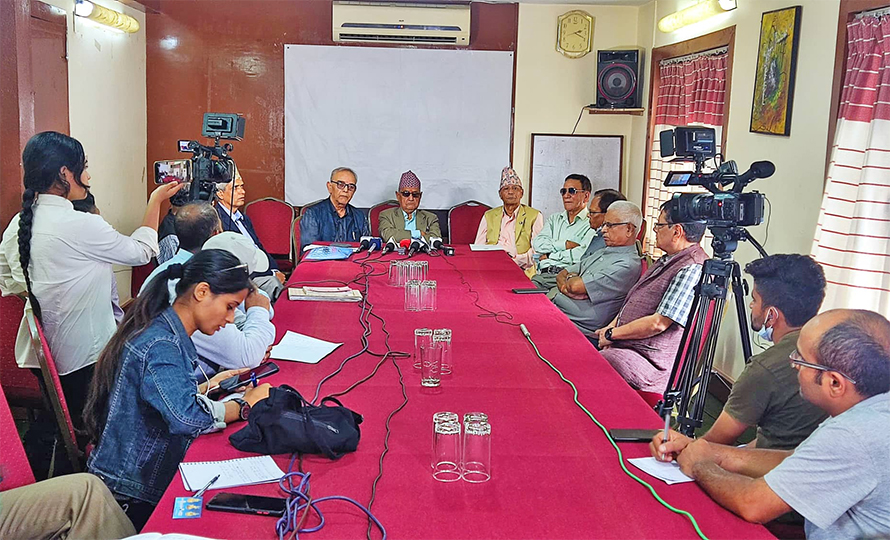 निलम्बित चोलेन्द्र शमशेरलाई आरोप पुष्टि गर्न पूर्वन्यायाधीश फोरमको चुनौति