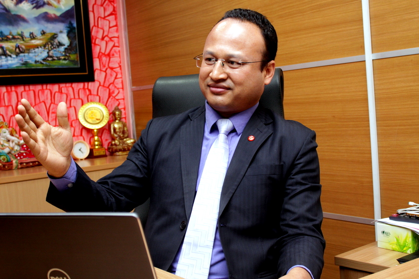 बैंकर डंगोलको नयाँ गीत सार्वजनिक