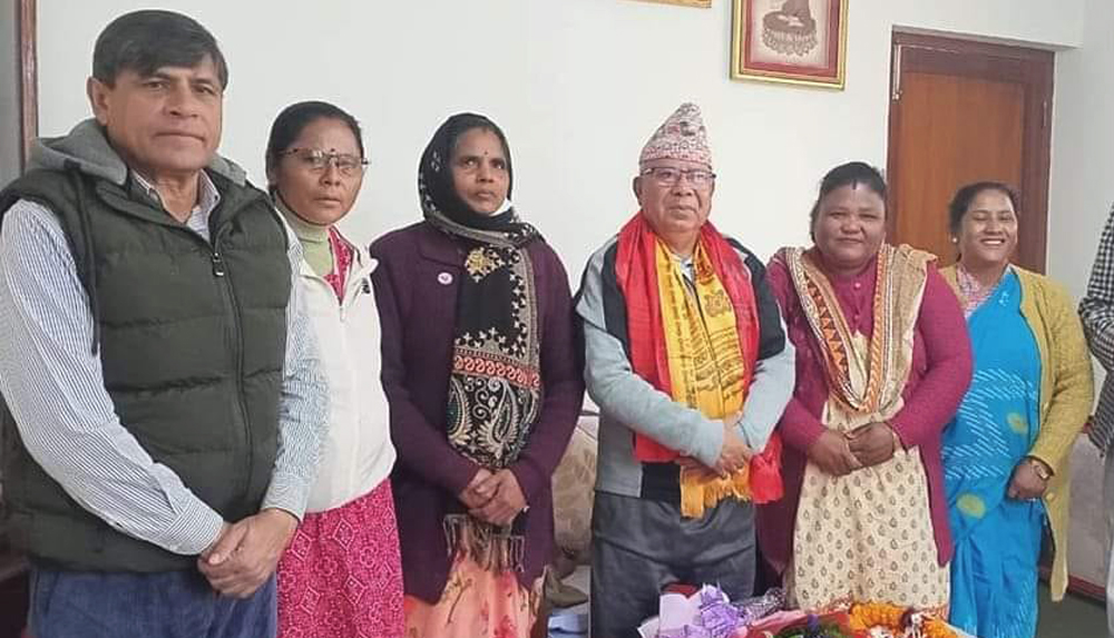 एमाले छोडेका भुसाल नेकपा एसमा जाँदैछन् ? माधव नेपाललाई भेटेपछिको चर्चा