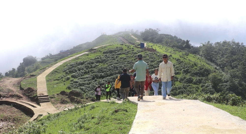 एक करोड ३४ लाख लागतमा हतुवागढीमा पदमार्ग निर्माण गरिँदै