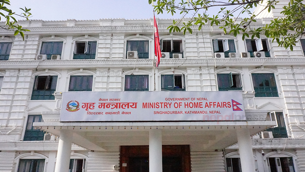 अविवाहित वा एकल महिलाले जन्माएका सन्तानको जन्मदर्ता मावलीको थरबाट हुने