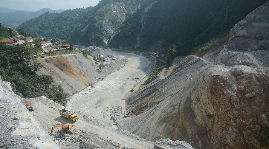 दसैंमा पनि तनहुँ जलविद्युत आयोजनाको काम निरन्तर