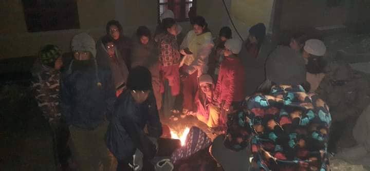 भूकम्प आउँदैछ भन्ने हल्लाले रातभर चिसोमा जाग्राम