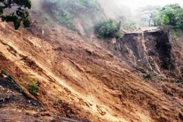 पोखरामा पहिरोमा परी चारको मृत्यु, नौ घाइते
