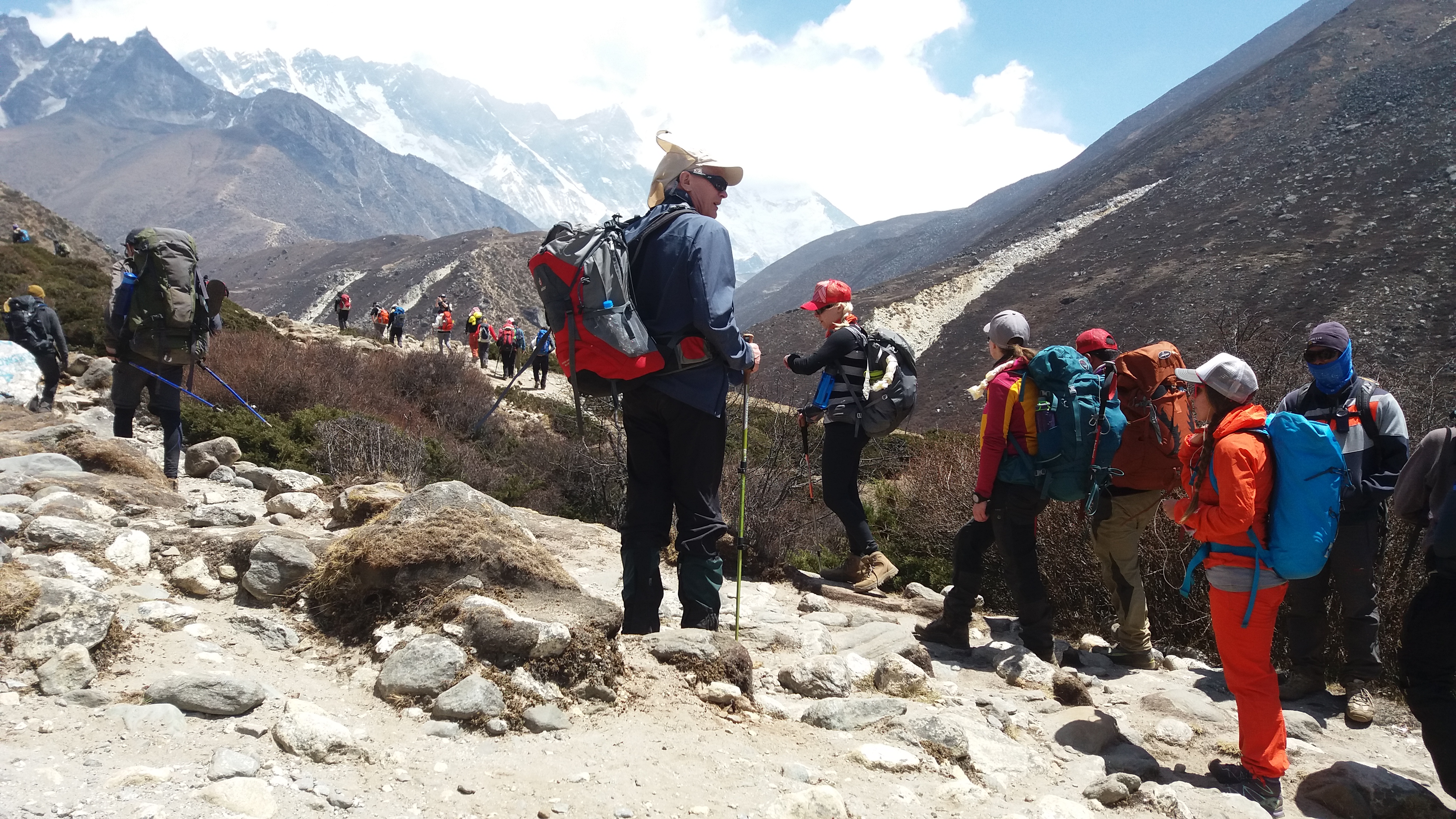 अब नेपाल आउन पर्यटकले ६ लाखको कोरोना बीमा गर्नुपर्ने