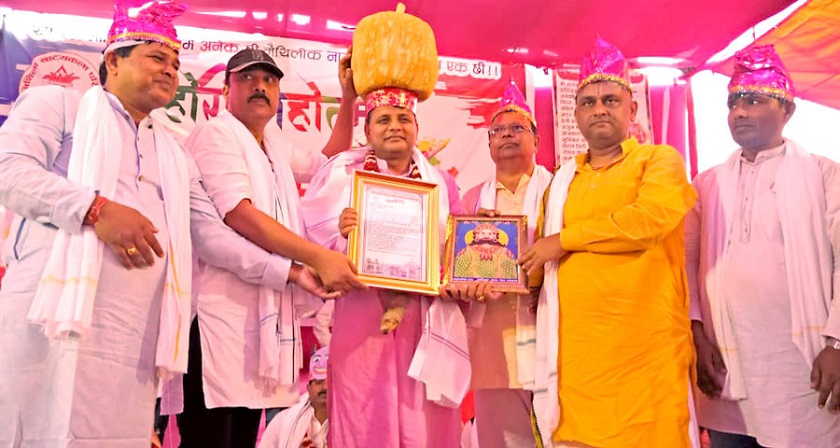 मुख्यमन्त्री राउतलाई ‘महामूर्ख’को उपाधि