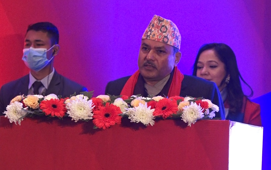 बैंकहरुबीच अस्वस्थ प्रतिस्पर्धा भएपछि बाध्य भएर मर्जरको नीति ल्याउनुपर्योः गभर्नर