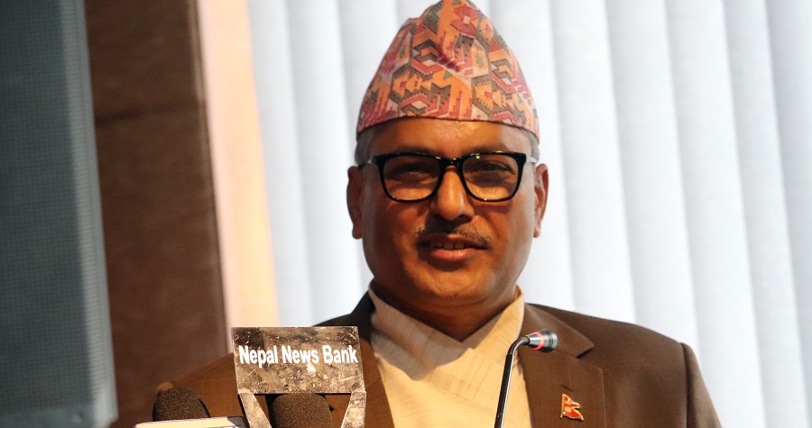 कर्जा प्रवाह गर्ने लक्ष्य महत्वकांक्षी होइन: गभर्नर