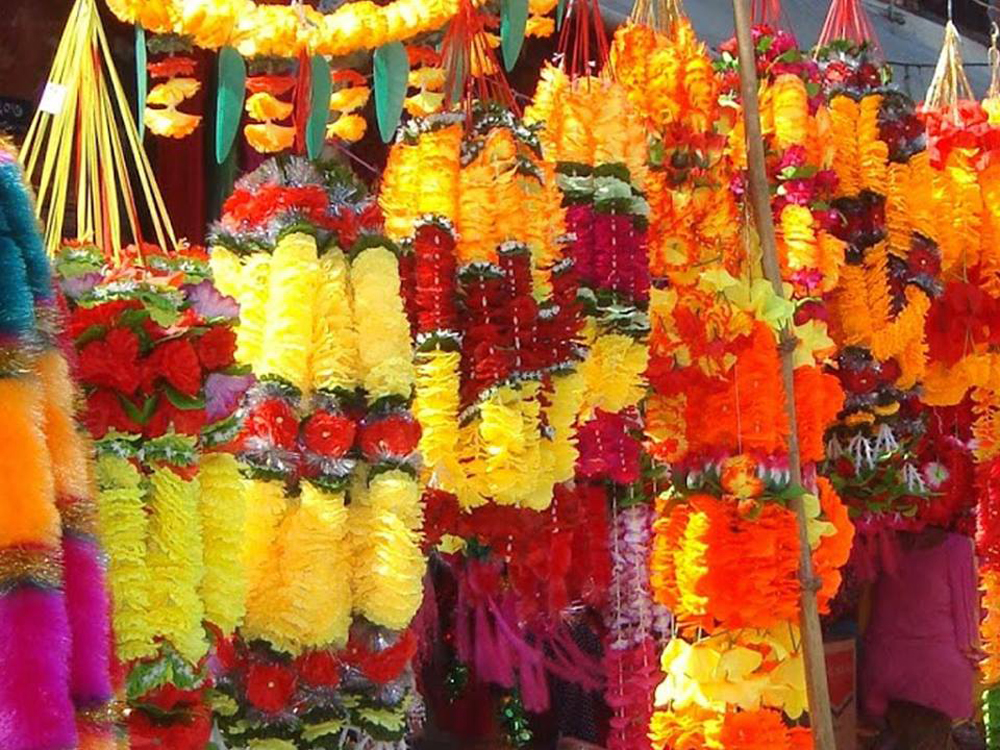 चाडपर्वमा प्लास्टिकका फूल र माला बिक्रीमा रोक