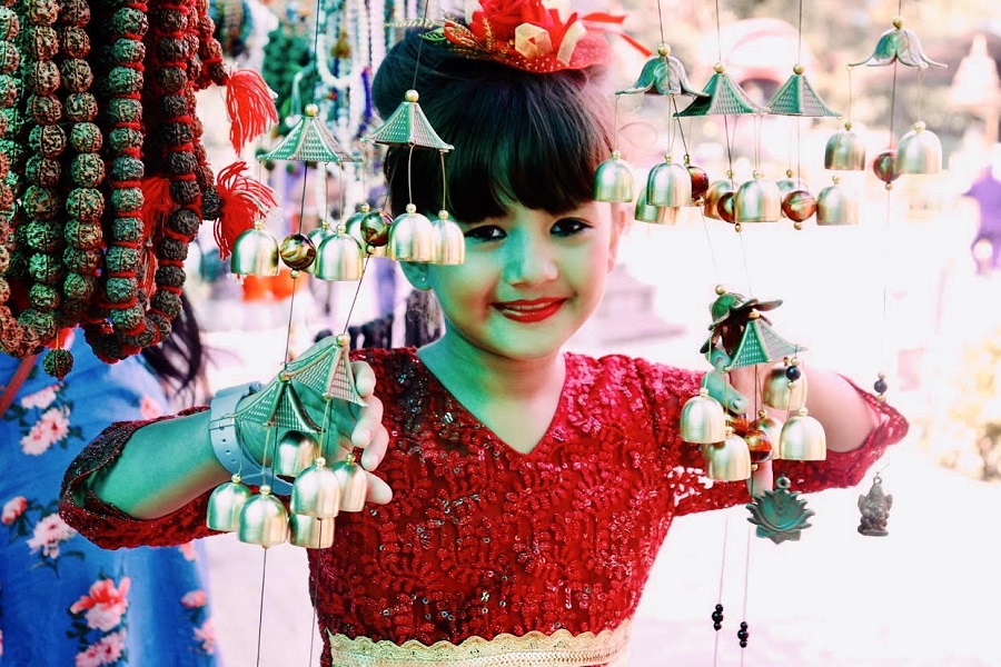 १६ देशलाई पछि पार्दै नेपालकी प्रिन्शा खड्काले जितिन 'गोल्डेन क्विन अफ २०२०'