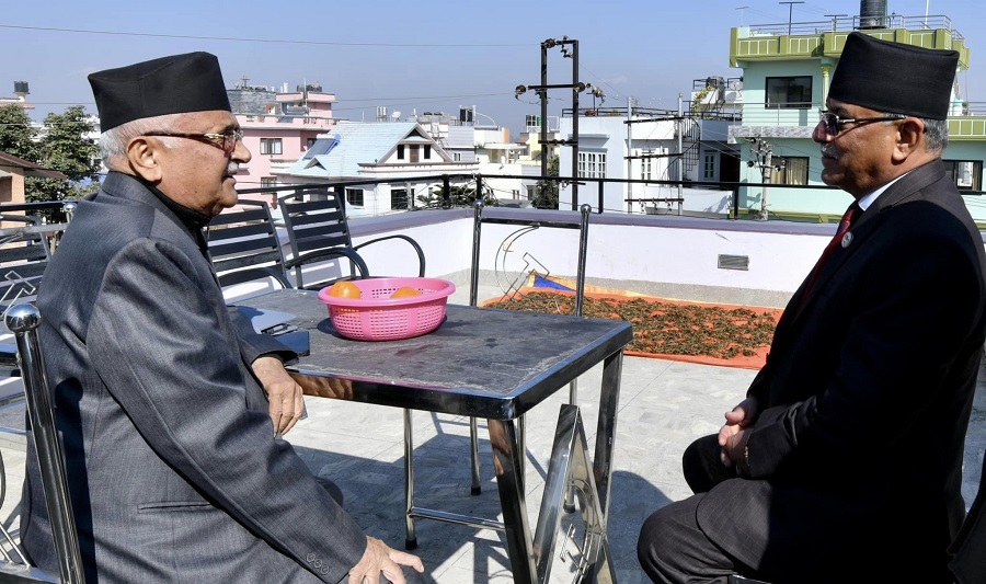प्रधानमन्त्री दाहाल र अध्यक्ष ओलीबीच भेटवार्ता