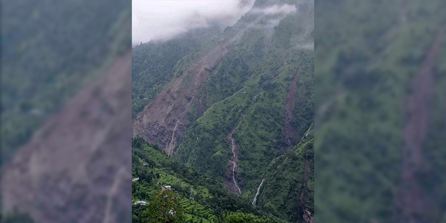 दोलखा पहिरो : बालकको मृत्यु, तीनजना बेपत्ता