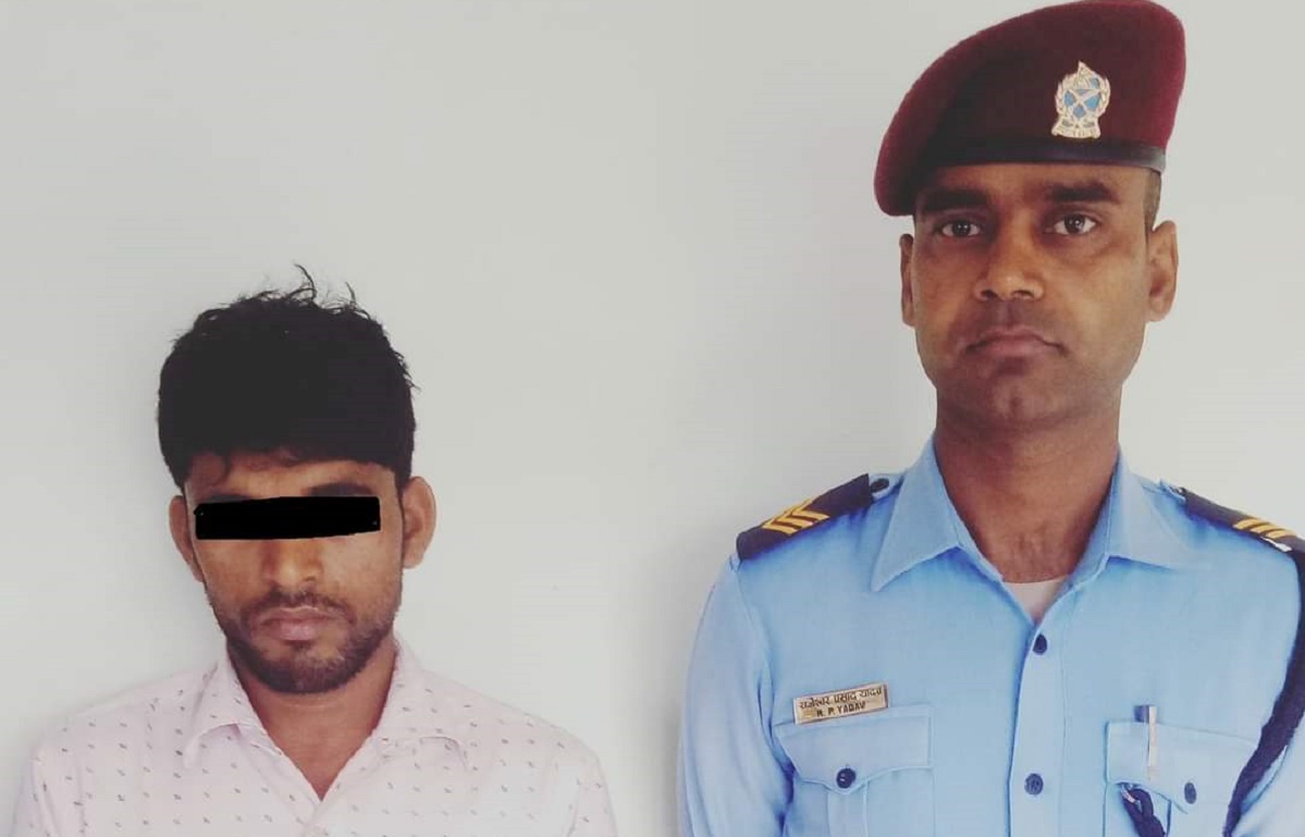 प्रहरीको भ्यानबाटै हाम फालेर भागेका मुखिया ७२ घण्टापछि पक्राउ
