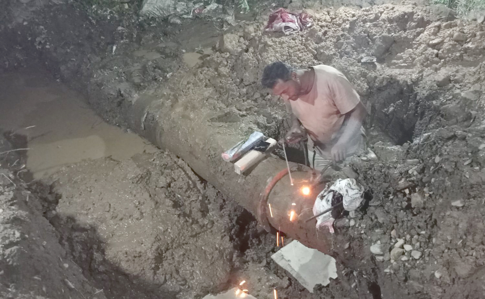 मेलम्चीको पानी वितरणमा भएका चुहावट मर्मत गरिँदै