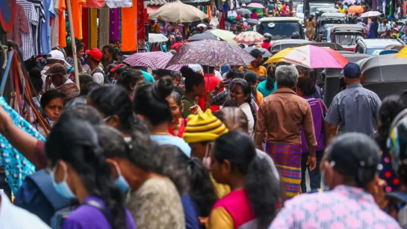 श्रीलंका चरम आर्थिक संकटबाट उम्किएकै हो ?
