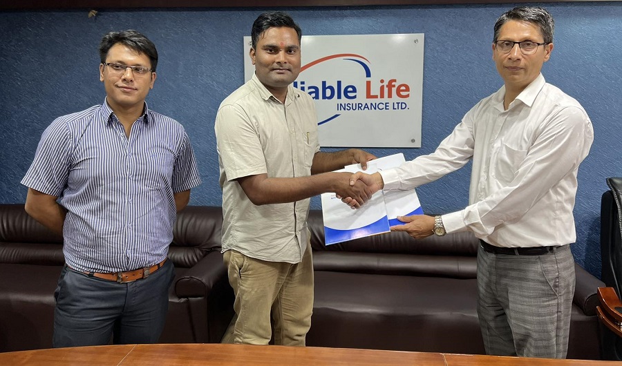 रिलायबलले गर्यो क्रिकेट टिमका खेलाडीहरूको म्यादी जीवन बीमा