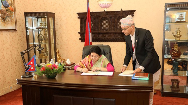 अर्थमन्त्री खतिवडाको राजीनामा राष्ट्रपतिबाट स्वीकृत, अर्थ र सञ्चार प्रमले हेर्ने (पत्रसहित)