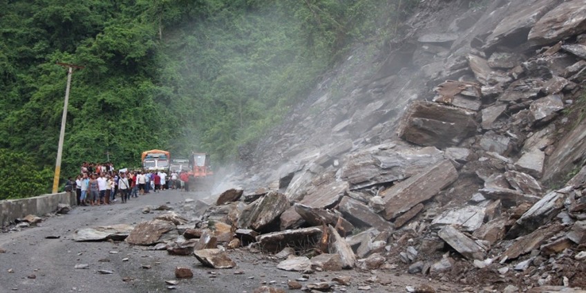 पृथ्वीराजमार्ग तीन दिनदेखि एकतर्फी