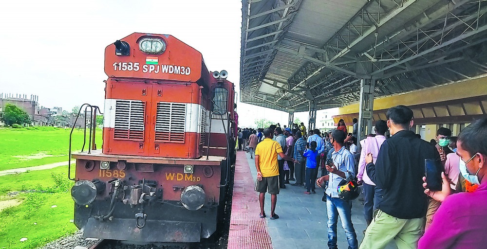 नेपाल मै गुड्यो १२० किमि प्रतिघण्टाको गतिमा रेल !