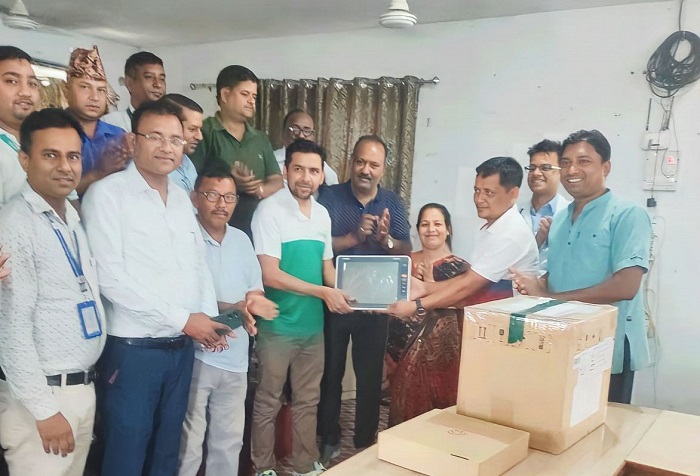 सिटिजन्स बैंकद्वारा अस्पताल र क्याम्पसलाई सहयोग