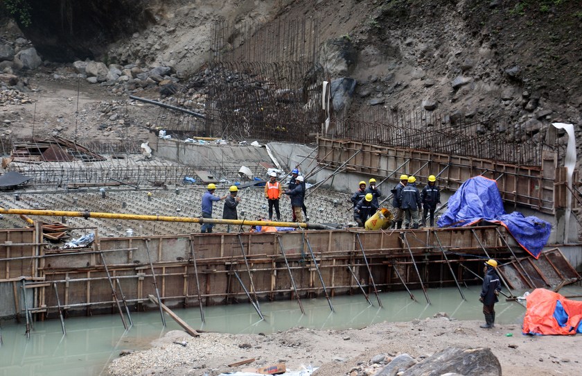 रसुवागढी जलविद्युत् आयोजनाको उपकरण जडान तीव्र