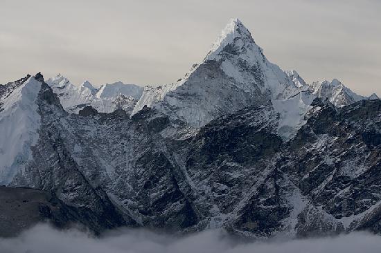 सगरमाथा आरोहण अनुमति शुरु