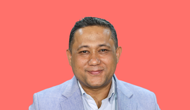 शिक्षा मन्त्री खनालको पाठ्यपुस्तक निजी प्रकाशनलाई छाप्न दिने निर्णय ठूलो चलखेलको आशंका